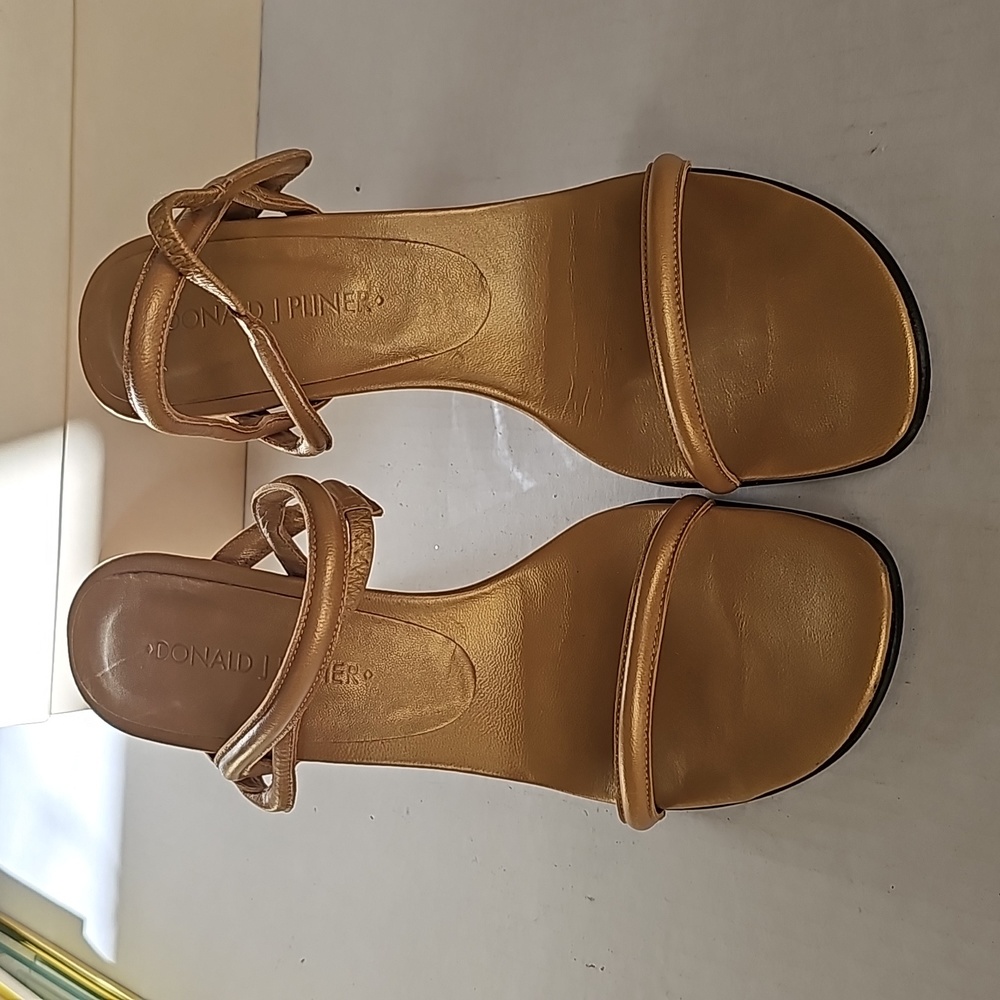 Donald Pliner JOBY Women's Sandals Size 9M Gold Nappa Wash Very Good